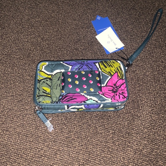 Vera Bradley Smartphone Wristlet - Picture 2 of 3